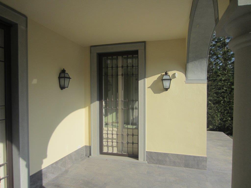 Portafinestra in ferro apribile