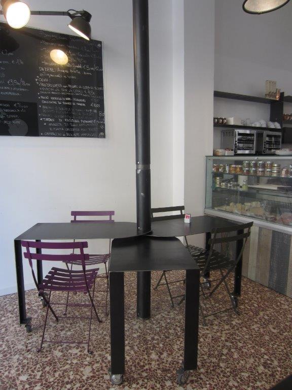 Tavolo e sedie in ferro